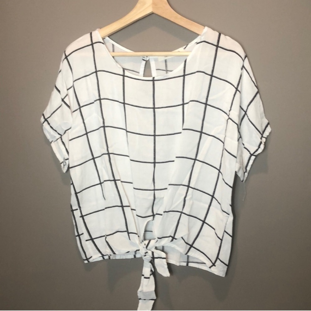 Herinbe Tu Crop Blouse Medium Grid Tie-Front Top - Picture 3 of 9